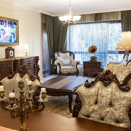 Central Luxury Antique Apartment Varna Exterior photo