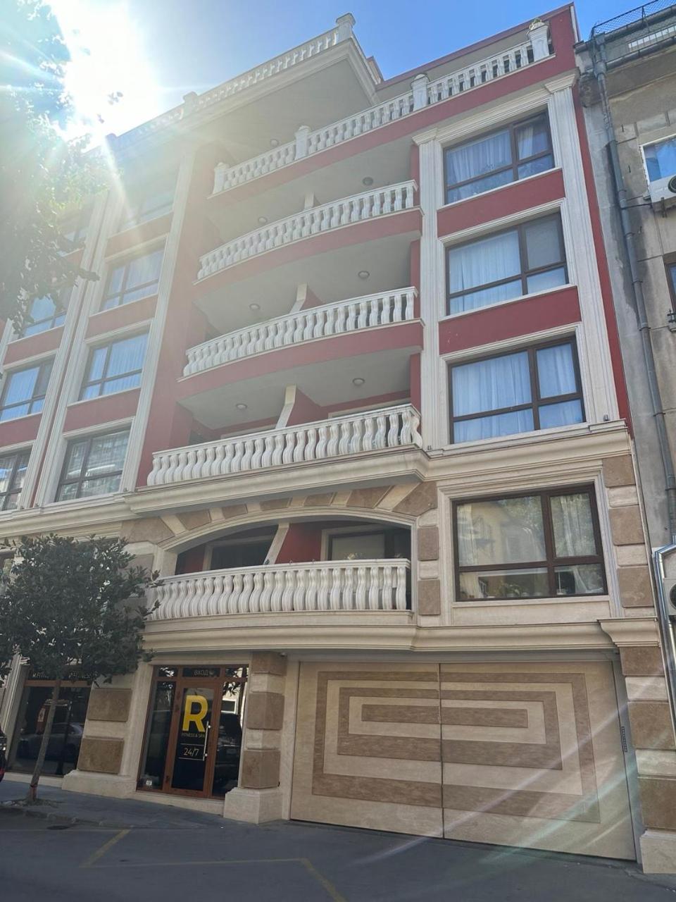 Central Luxury Antique Apartment Varna Exterior photo