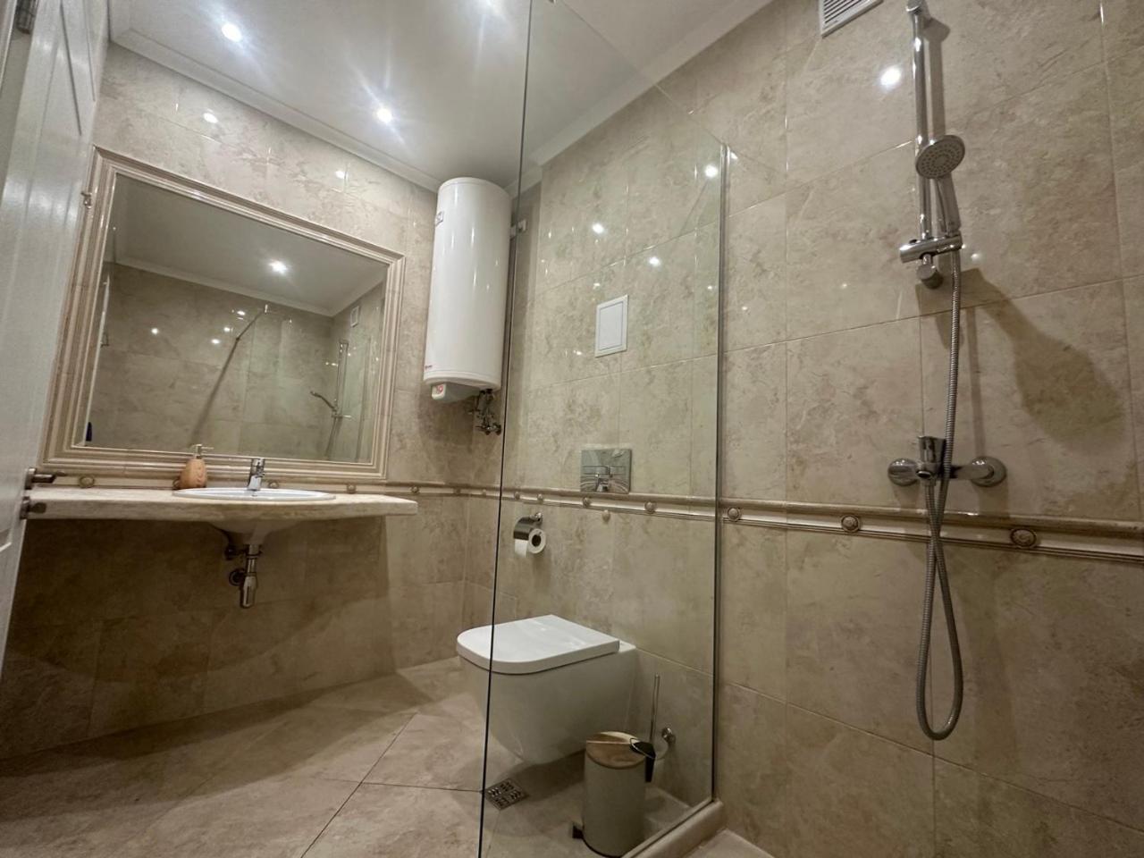 Central Luxury Antique Apartment Varna Exterior photo