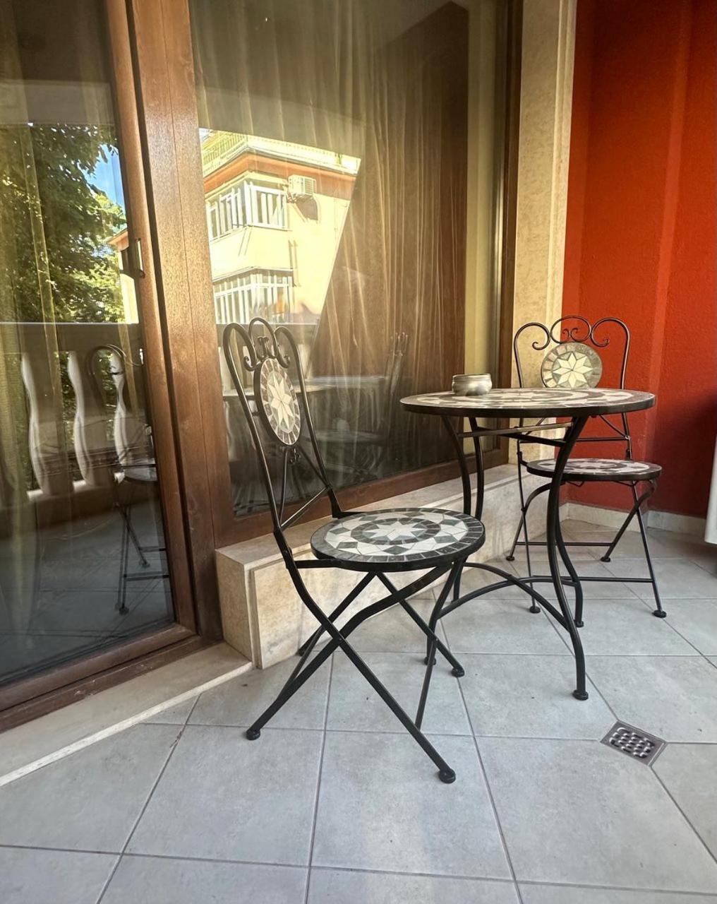 Central Luxury Antique Apartment Varna Exterior photo