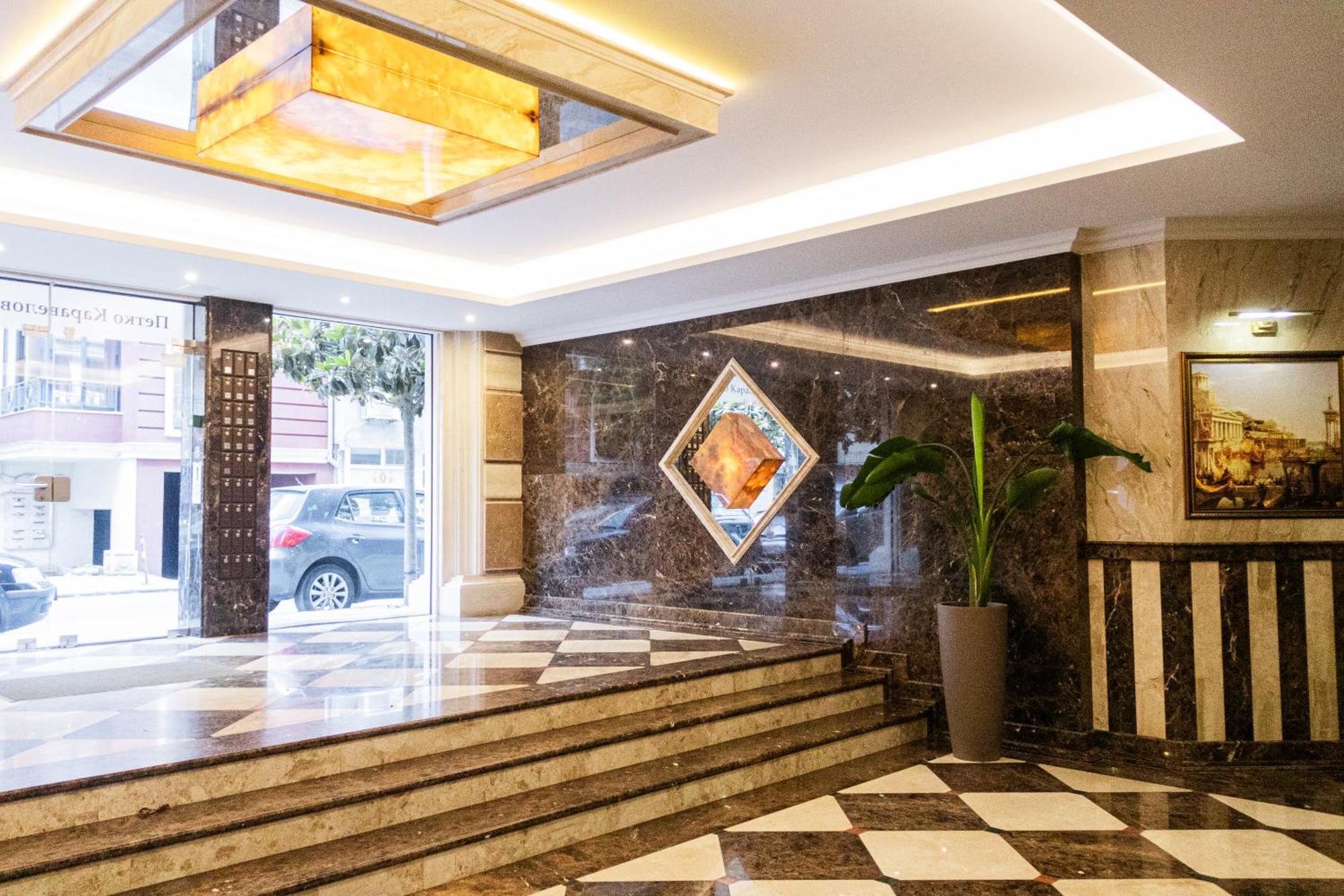 Central Luxury Antique Apartment Varna Exterior photo